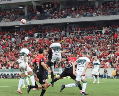 Curitiba (PR), Brazil 01 / 17 / 2026 - Thiago Cesar, Fabinho ve Renan Peixoto, Athletico ve Coritiba arasındaki maç sırasında, Parana Şampiyonası 'nın 4. turu için geçerli bir maç (edson de souza / theenews2)