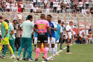 Sao Paulo (SP), Brezilya, 25 Ocak 2026 - Cruzeiro 'dan Willian, 2026 Copinha finalinde Sao Paulo' ya karşı attığı golü, 25 Ocak Pazar günü Arena Mercado Livre Pacaembu stadyumunda kutluyor.)