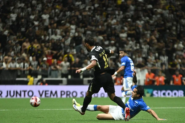 Belo Horizonte (MG), Brezilya 01 / 25 / 2026 - Atletico Mineiro ile Cruzeiro arasında oynanan maçta Renan Lodi, Belo Horizonte kentindeki Arena MRV 'de düzenlenen 2026 Minas Gerais Şampiyonası için geçerlidir.)