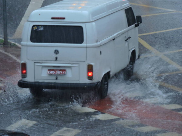 Sao Paulo (SP), Brazil 27/01(2025) - heavy rain in the region of Estrada do M'Boi Mirim and Avenida Luiz Gushiken in Piraporinha, south of Sao Paulo on the afternoon of this Tuesday, (27) of January 2026. (Leandro Chemalle / Thenews2)