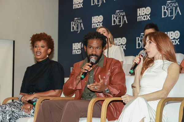 Sao Paulo (SP), Brezilya 01 / 27 / 2026 - Aktör Andre Luiz Miranda, HBO Max (leco viana / theenews2) tarafından düzenlenen bir basın toplantısına katıldıkları yeni Dona Beja pembe dizi için basın toplantısına katıldı.)
