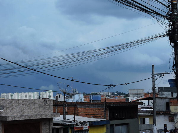 Sao Paulo (SP), 01/28/2026 - weather/weather/rain/SP - Heavy clouds and strong rain are approaching the southern zone of the capital in the Guarapiranga region in the early afternoon of this Wednesday (28). (Leandro Chemalle / Thenews2)