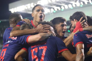 Curitiba (PR), Brazil 01 / 28 / 2026 - Oyuncu Juninho Capixaba, Brezilya Şampiyonluk Serisi A 'nın (edson de souza / theenews2) birinci turu için geçerli olan Coritiba ve Bragantino arasındaki maçta golünü atıyor ve kutluyor.)