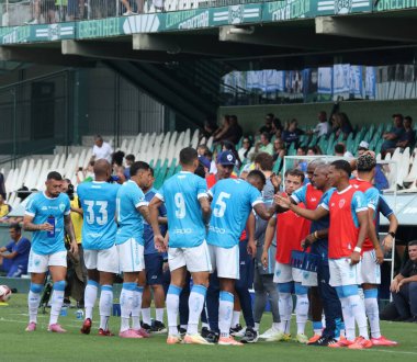 Curitiba (PR), Brazil 01 / 02 / 2026 - Londrina 'lı bir oyuncu olan Vitinho # 7, çeyrek finaller için geçerli olan Sao Jose ve Londrina arasında oynanan maçta bir gol attı ve kutlama yaptı (edson de souza / theenews2)