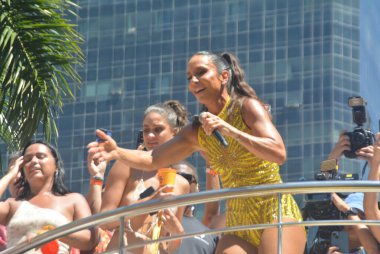 Rio de Janeiro, Brezilya 01 / 02 / 2026 - Şarkıcı Ivete Sangalo 'nun yer aldığı yüksek beklenen karnaval öncesi bloğu, 1 Şubat Pazar sabahı Rua Primeiro de Marco' daki Preta Gil pistinde (fausto maia / thenews2)