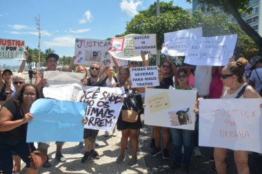 Rio de Janeiro (RJ), Brezilya 01 / 02 / 2026 - Yüzlerce gösterici köpek Kulak 'ın zalimce ölümü için adalet protestosu düzenledi. Birkaç düzine gösterici Flamengo Parkı boyunca Copacabana Sahili 'ne yürüdü (fausto maia / the new ws2)