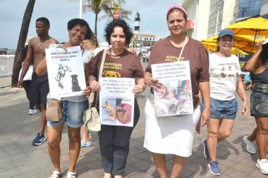 Salvador (BA), 01 / 02 / 26 - Salvador 'daki Barra deniz fenerinde düzenlenen bir halk etkinliği bekçileri, aktivistleri, bağımsız koruyucuları ve mahalle köpeği Orelha' nın ölümünü protesto etmek üzere sakinleri bir araya getirdi. (Romildo de Jesus / the new ws2)