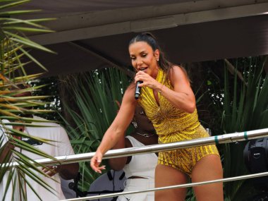 Sao Paulo (SP), Brezilya 07 / 02 / 2026 - Bloco Quem Pedi Pedi Ivete Sangalo ile birlikte Cumartesi sabahı Ibirapuera pistinde Sao Paulo sokak karnavalını resmen açtı (7). (Leandro Chemalle / Yeniler 2)