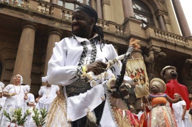 Sao Paulo (SP), Brezilya 06 / 02 / 2026 Sao Paulo Belediye Tiyatrosu 'nun geleneksel basamaklarının yıkanması, başkentin merkezinde inananları, sanatçıları ve halkı bir araya getirerek kültürü kutluyor (leco viana / thenews2)