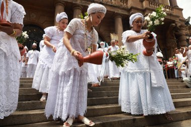 Sao Paulo (SP), Brezilya 06 / 02 / 2026 Sao Paulo Belediye Tiyatrosu 'nun geleneksel basamaklarının yıkanması, başkentin merkezinde inananları, sanatçıları ve halkı bir araya getirerek kültürü kutluyor (leco viana / thenews2)