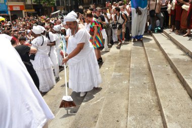 Sao Paulo (SP), Brezilya 06 / 02 / 2026 Sao Paulo Belediye Tiyatrosu 'nun geleneksel basamaklarının yıkanması, başkentin merkezinde inananları, sanatçıları ve halkı bir araya getirerek kültürü kutluyor (leco viana / thenews2)