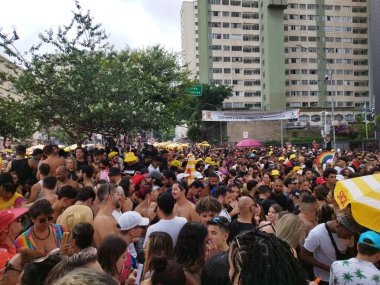 Sao Paulo (SP), Brezilya 08 / 02 / 2026 - DJ Calvin Harris Sao Paulo 'daki Rua da Consolacao' daki Skol sokak partisinde, kalabalık bir dinleyici kitlesiyle bu Pazar, 8 Şubat 2026. (Leandro Chemalle / Yeniler 2)