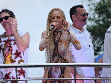 Sao Paulo (SP), Brezilya 08 / 02 / 2026 - Akademiciler do Baixo Augusta sokak partisi geçit töreni, bu Pazar, 8 Şubat 2026 'da Pericles' in bir gösterisiyle Rua da Consolacao 'da 1,5 milyondan fazla şenlikçiyi bir araya getirdi. (Leandro Chemalle / Yeniler 2)