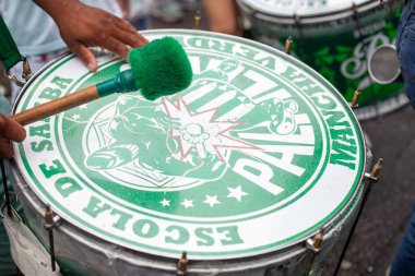 Sao Paulo (SP), Brezilya 07 / 02 / 2026 - Cumartesi günü öğleden sonra, Sao Paulo 'nun batı bölgesindeki Allianz Parque yakınlarındaki karnaval geçidi sırasında etkinlik, depo. (Fabricio Bomjardim / The Newws2)