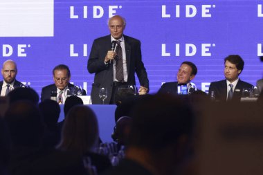 Sao Paulo (SP), Brezilya 9 Şubat 2026 - Eduardo Suplicy, Sao Paulo Devlet Temsilcisi, İşçi Partisi (PT) ulusal başkanı Edinho Silva ile LIDE 'de yer almaktadır (leco viana / thenews2)