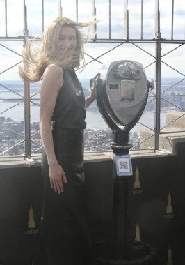 Pidgeon ve Paul Anthony Kelly, FX 'in Aşk Hikayesi' nin galasını kutlamak için Empire State Gözlemevi 'ne gittiler. 12 Şubat 2026, New York, ABD (niyi fote / thews2)