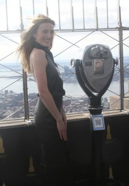 Pidgeon ve Paul Anthony Kelly, FX 'in Aşk Hikayesi' nin galasını kutlamak için Empire State Gözlemevi 'ne gittiler. 12 Şubat 2026, New York, ABD (niyi fote / thews2)