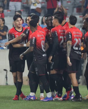 Curitiba (PR), Brazil 12 / 02 / 2026 - Sporcu Julimar, Brezilya Şampiyonluk Serisi A 'nın 3. turu (edson de souza / thenews2) için geçerli olan Athletico ve Santos arasındaki maçta golünü atıyor ve kutluyor.)