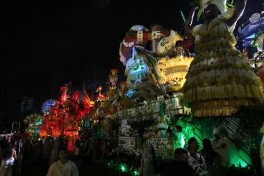 Sao Paulo (SP), 02 / 13 / 2026 - Mocidade Unida da Mooca, Anhembi Sambadrome 'daki özel grubun geçit törenlerinin ilk gecesini başlatarak, canlı renklerle işaretlenmiş, şamandıraları etkileyen bir tema getirdi. (leco viana\ yeni2))