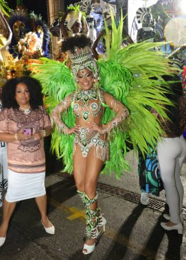 Sao Paulo (SP), 02 / 13 / 2026 - Mocidade Unida da Mooca, Anhembi Sambadrome 'daki özel grubun geçit törenlerinin ilk gecesini başlatarak, canlı renklerle işaretlenmiş, şamandıraları etkileyen bir tema getirdi. (leco viana\ yeni2))
