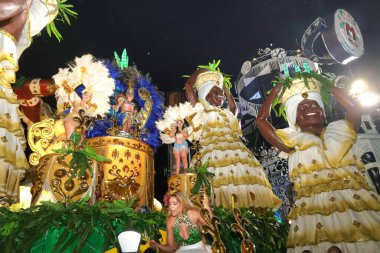 Sao Paulo (SP), 02 / 13 / 2026 - Mocidade Unida da Mooca, Anhembi Sambadrome 'daki özel grubun geçit törenlerinin ilk gecesini başlatarak, canlı renklerle işaretlenmiş, şamandıraları etkileyen bir tema getirdi. (leco viana\ yeni2))