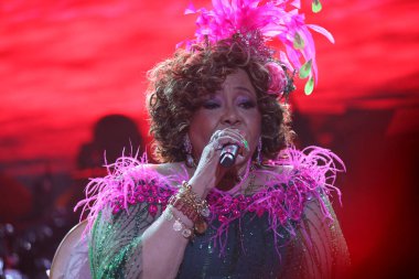 Sao Paulo (SP), 02 / 14 / 2026 - Alcione, Anhembi Sambadrome 'da konukları, ünlüleri ve sambacıları bir araya getiren Bar Brahma VIP Box' ta bir konser veriyor. (leco viana\ yeni2))