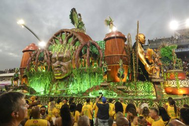 Sao Paulo (SP), Brezilya 02 / 15 / 2026 The Camisa Verde e Branco samba okulu, Sao Paulo şehrinin kuzey kesimindeki Anhembi sambadrome 'daki özel bir grupta büyük şamandıra, lüks kostümler (leco viana / theenews2)