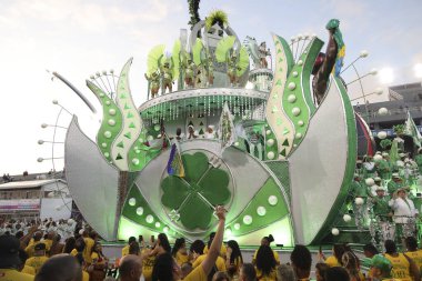 Sao Paulo (SP), Brezilya 02 / 15 / 2026 The Camisa Verde e Branco samba okulu, Sao Paulo şehrinin kuzey kesimindeki Anhembi sambadrome 'daki özel bir grupta büyük şamandıra, lüks kostümler (leco viana / theenews2)