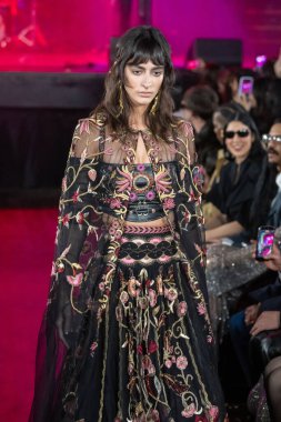 12 Şubat 2026, New York, New York, ABD: 12 Şubat 2026 'da Bowery Balo Salonu' ndaki New York Moda Haftası sırasında Cucculelli Shaheen defilesinde bir model podyumda yürüyor. (M10 'lar\ yeni 2ler))