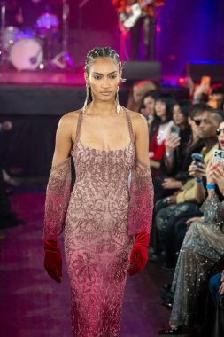 12 Şubat 2026, New York, New York, ABD: 12 Şubat 2026 'da Bowery Balo Salonu' ndaki New York Moda Haftası sırasında Cucculelli Shaheen defilesinde bir model podyumda yürüyor. (M10 'lar\ yeni 2ler))