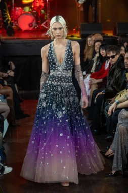 12 Şubat 2026, New York, New York, ABD: 12 Şubat 2026 'da Bowery Balo Salonu' ndaki New York Moda Haftası sırasında Cucculelli Shaheen defilesinde bir model podyumda yürüyor. (M10 'lar\ yeni 2ler))