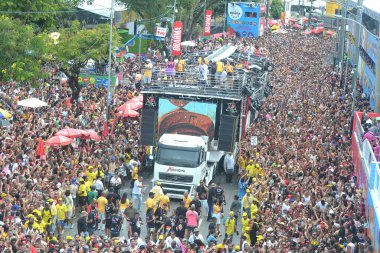 Salvador (BA), 02 / 15 / 2026 - Carnival 2026 / Campo Grande - Singer Saulo, Campo Grande, Salvador Pipoca bloğunun lideri, 15 Şubat 2026. (Romildo De Jesus / Yeniler 2)
