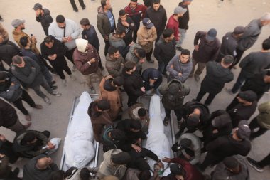 15 Şubat 2026 - Gazze, Filistin: Jabalia bölgesinde yerlerinden edilen sivillerin hedef alındığı bir çadır saldırısının ardından şafak vakti dört Filistinli öldürüldü. (hashem zimmo\ Yeni 2))