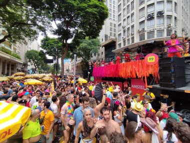 Sao Paulo (SP), Brezilya 02 / 15 / 2026 - Caetano Veloso 'nun hitlerini çalan geleneksel 