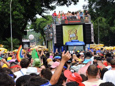 Sao Paulo (SP), Brezilya 02 / 14 / 2026 - Country şarkıcısı Lauana Prado 'nun Carnalau sokak partisi 14 Şubat 2026 Cumartesi sabahı Sao Paulo' daki Ibirapuera Park 'ta sahne alıyor. (Leandro Chemalle / Yeniler 2)
