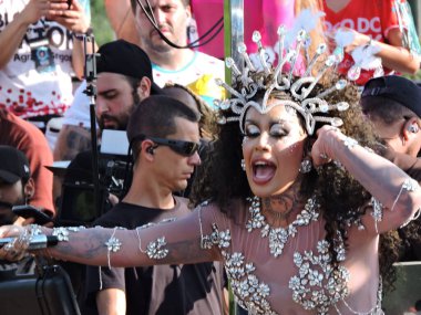 Sao Paulo (SP), Brezilya 02 / 14 / 2026 - Gloria Groove, 2026 yılında Ibirapuera 'da 10. kuruluş yıldönümünü kutlayan geleneksel LGBT blok Agrada Gregos' un geçidini sona erdirdi.)