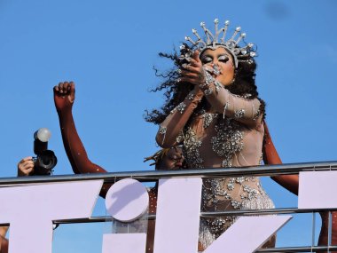 Sao Paulo (SP), Brezilya 02 / 14 / 2026 - Gloria Groove, 2026 yılında Ibirapuera 'da 10. kuruluş yıldönümünü kutlayan geleneksel LGBT blok Agrada Gregos' un geçidini sona erdirdi.)