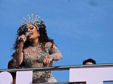 Sao Paulo (SP), Brezilya 02 / 14 / 2026 - Gloria Groove, 2026 yılında Ibirapuera 'da 10. kuruluş yıldönümünü kutlayan geleneksel LGBT blok Agrada Gregos' un geçidini sona erdirdi.)