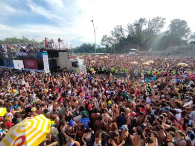 Sao Paulo (SP), Brezilya 02 / 14 / 2026 - Gloria Groove, 2026 yılında Ibirapuera 'da 10. kuruluş yıldönümünü kutlayan geleneksel LGBT blok Agrada Gregos' un geçidini sona erdirdi.)