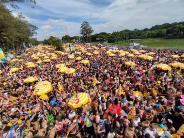 Sao Paulo (SP), Brezilya 02 / 14 / 2026 - Gloria Groove, 2026 yılında Ibirapuera 'da 10. kuruluş yıldönümünü kutlayan geleneksel LGBT blok Agrada Gregos' un geçidini sona erdirdi.)