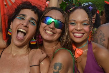 Rio de Janeiro (RJ), 17 / 02 / 2026 - Yüksek kaliteli geçit törenleriyle tanınan Orquestra Voadora karnaval grubu, perküsyon, davul, samba, rock, pop, funk, maracatu gibi müzik repertuarları getiriyor. (Fausto Maia 2. Bölüm))