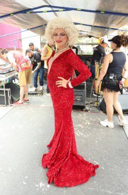 Sao Paulo (SP), 21 / 02 / 2026 - Salete Campari 'nin şehrin orta kesimindeki Augusta Caddesi boyunca düzenlenen üçlü geçit törenleri, karnaval sonrası program sırasında eğlence düşkünlerini bir araya getirdi. (leco viana\ yeni2))