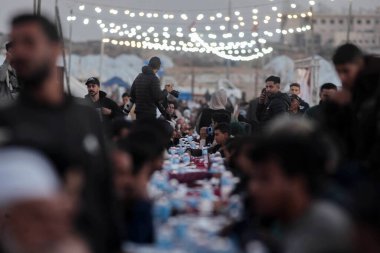 21 Şubat 2026 - Gazze, Filistin: Gazze 'de Yerlerinden Edilmiş Aileler İçin Kolektif İftar Tutuldu. (hashem zimmo\ Yeni 2))