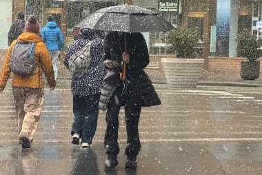 22 Şubat 2026, New York, ABD: 2 feet 'e kadar kar fırtınası ile New York City Hit. (niyi fote\ theenews2)