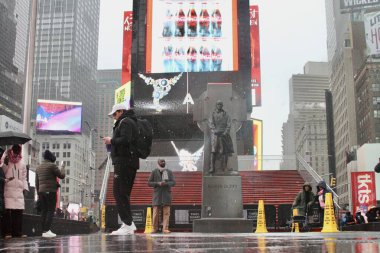 22 Şubat 2026, New York, ABD: 2 feet 'e kadar kar fırtınası ile New York City Hit. (niyi fote\ theenews2)