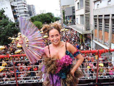Sao Paulo (SP), 22 / 02 / 2026 - Daniela Mercury 22 Şubat 2026 'da Sao Paulo' nun sokak karnavalının son günü Rua da Consolacao 'da düzenlenen 