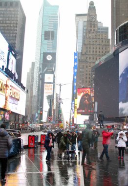 22 Şubat 2026, New York, ABD: 2 feet 'e kadar kar fırtınası ile New York City Hit. (niyi fote\ theenews2)