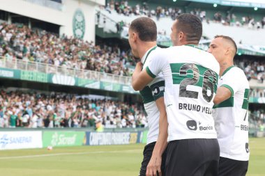 Curitiba (PR), Brazil 02 / 21 / 2026 - Coritiba ve Operario arasındaki maçta attığı golü kutluyor, yarı finalin ikinci ayağı olan Couto Pereira stadyumunda (edson de souza / theenews2)