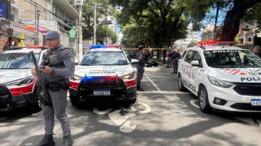 Sao Paulo (SP), Brezilya 02 / 28 / 2025 - Çatışma / Eskort / Hükümet Girişimi soygun girişimi Perdizes 'te Avenida Pompeia 473' e bir haydut saldırısıyla sona erdi. Bir hükümet eskort aracı geçiyordu ve müdahale etti. (oslaim brito / the newws2)