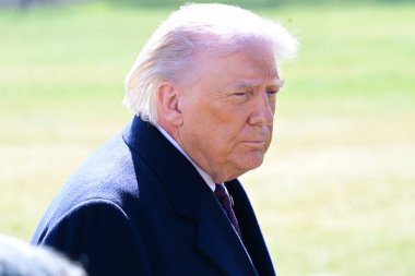 Başkan Donald Trump Beyaz Saray 'dan ayrılmadan önce gazetecilere konuştu. 27 Şubat 2026, Washington, D.C.: Trump İran 'dan tam olarak memnun olmadığını kabul ediyor ve iyi niyetle müzakere etmenin onlar için ideal olacağına inanıyor.
